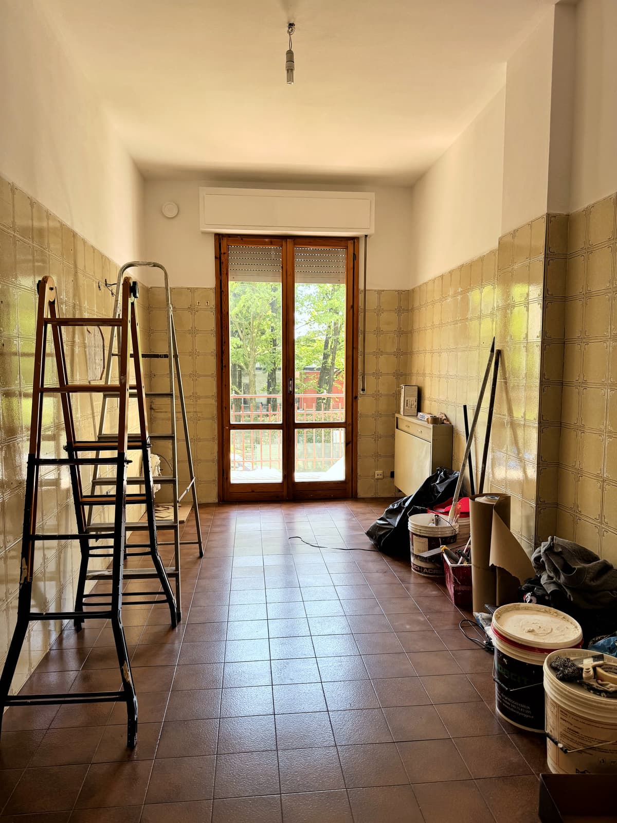 Sala — lavori in corso — Quadrilocale di 136 m² con box auto in Via Caravaggio