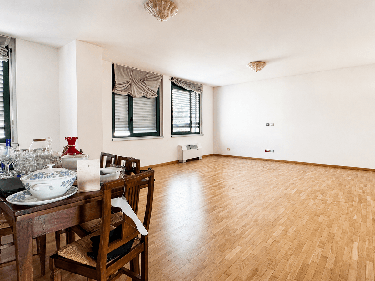 Cucina — Appartamento di 191 m² con doppio garage in zona Stazione-Reggiane
