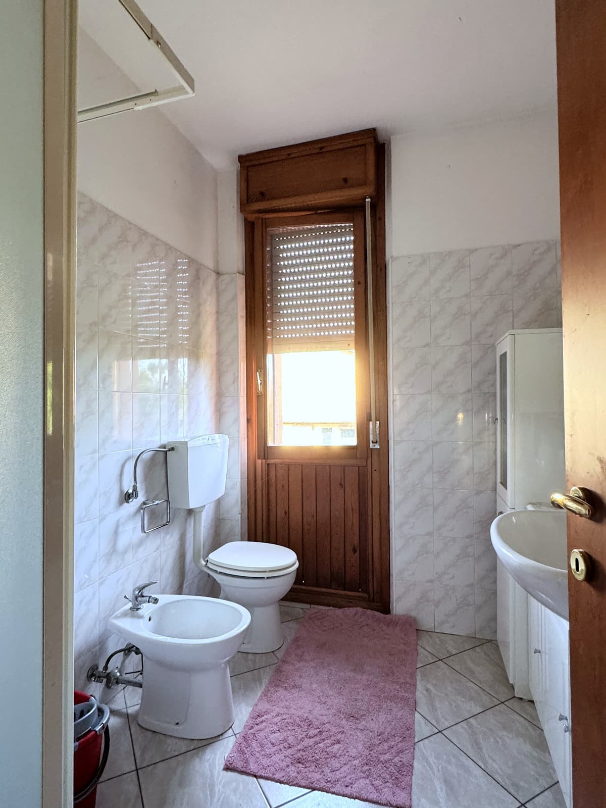 Bagno secondo angolo — Bilocale con balcone e cantina a Quattro Castella