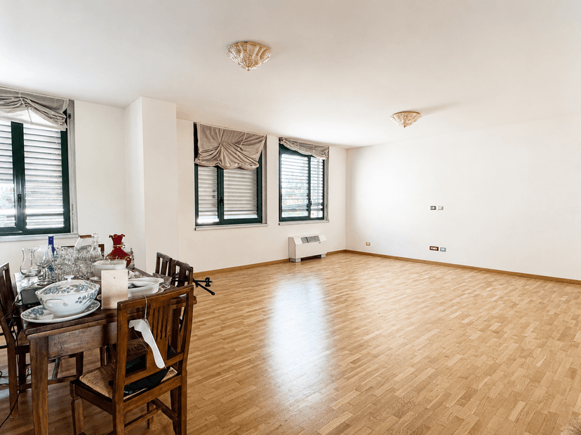 Appartamento di 191 m², Reggio Emilia · Stazione-Reggiane