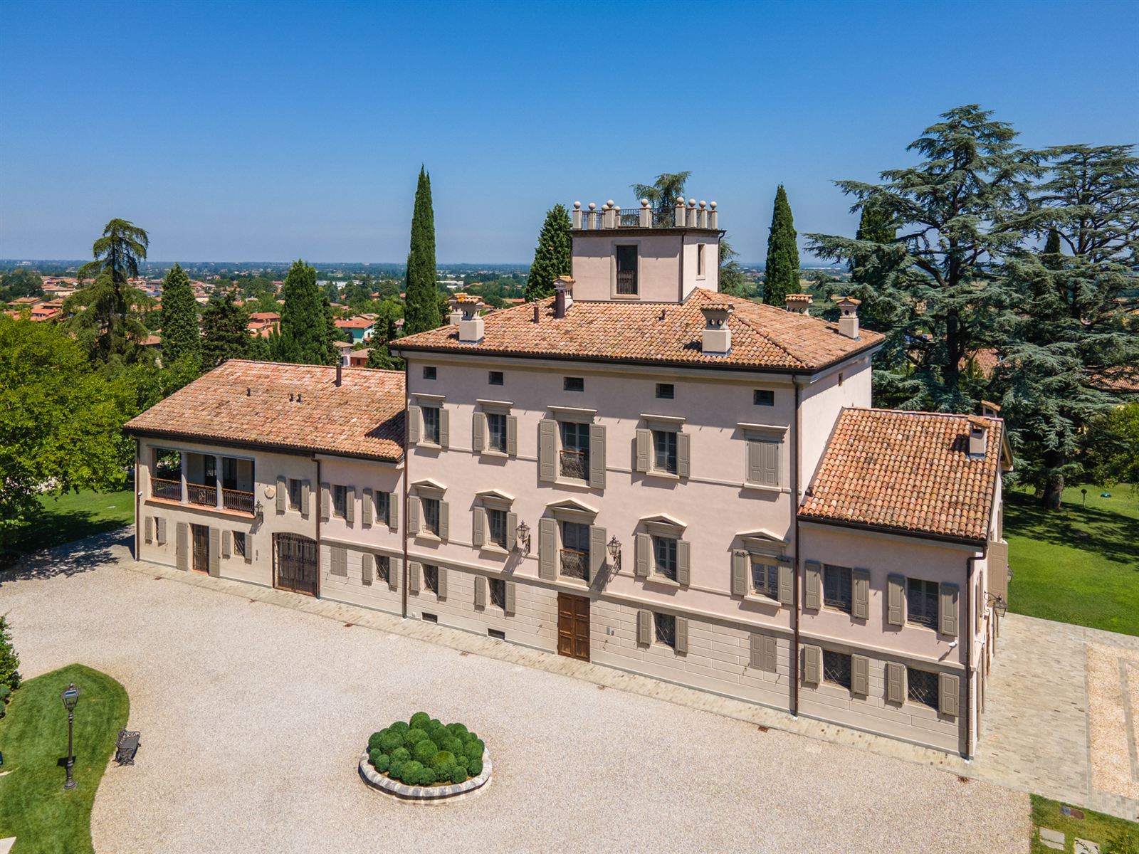 Villa e corte