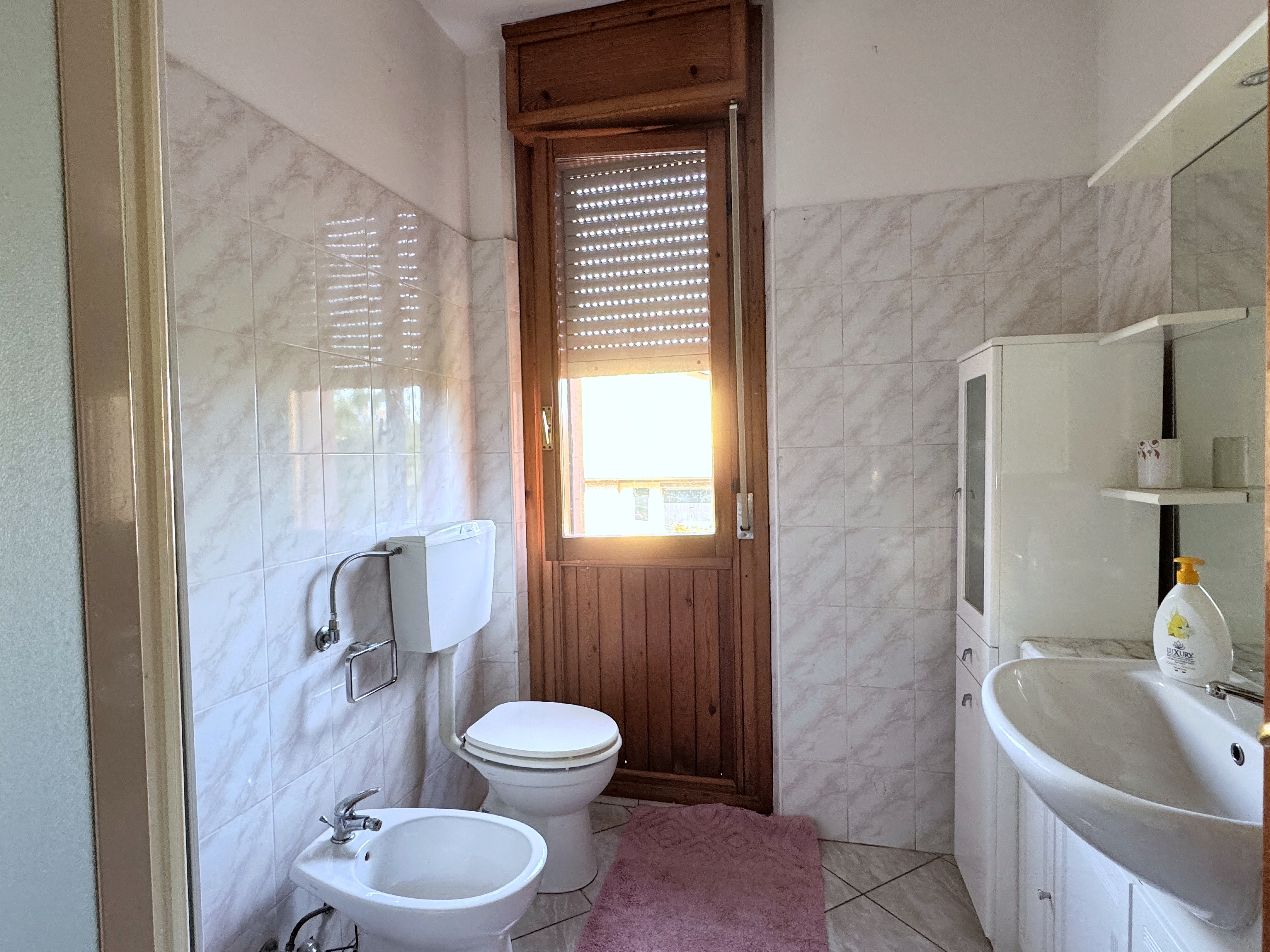 Bagno con box doccia