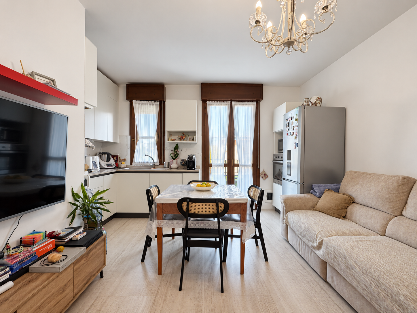 Soggiorno — angolazione cucina