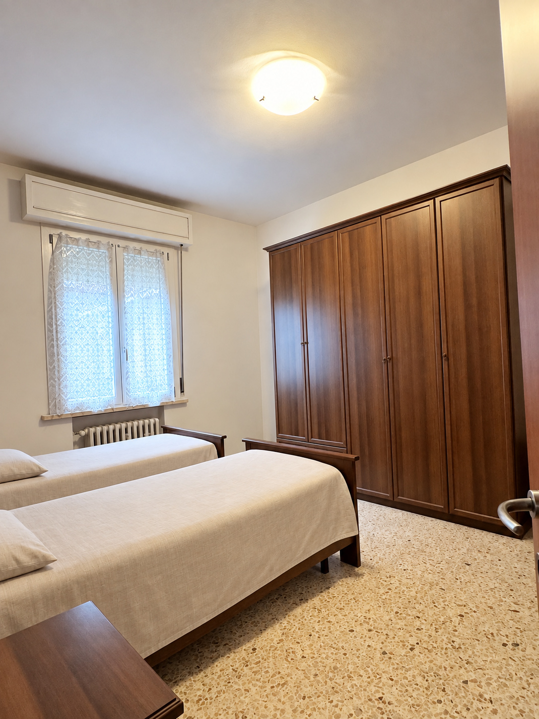 Camera singola — altra angolazione, terrazzo alla veneziana